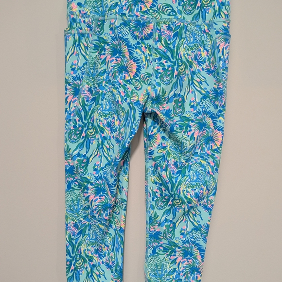 Lilly Pulitzer Luxletic 21" South Beach High Rise Crop Leggings - Picture 2 of 4